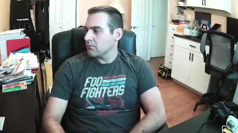 Snapshot of sexfungames chatting on 10-04-25, 02:37 Kyle online show from 10-04-25, 02:37