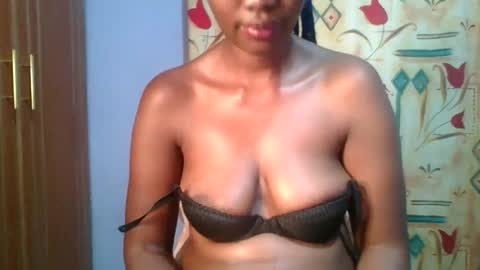 Snapshot of sexie_curvie chatting on 11-14-25, 08:18 Maggie online show from 11-14-25, 08:18