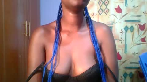 Snapshot of sexie_curvie chatting on 11-28-25, 04:04 Maggie online show from 11-28-25, 04:04