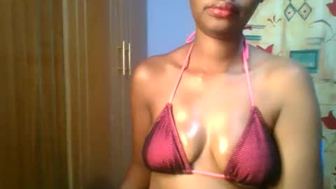 Snapshot of sexie_curvie chatting on 12-03-25, 08:40 Maggie online show from 12-03-25, 08:40