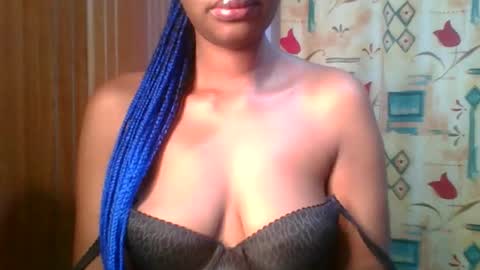 Snapshot of sexie_curvie chatting on 12-13-25, 08:04 Maggie online show from 12-13-25, 08:04