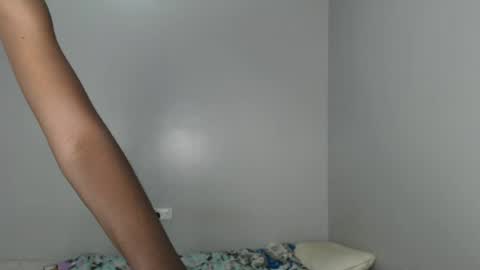 Snapshot of sexiestpunani chatting on 06-14-26, 01:03 petite baby online show from 06-14-26, 01:03