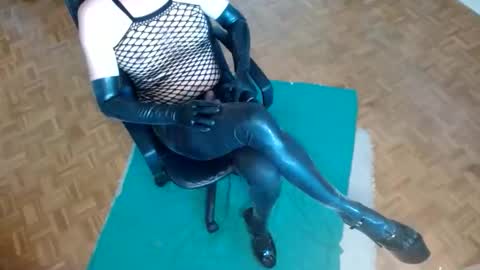 Christina Stacy online show from 04-11-26, 09:46