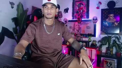 Snapshot of sexo_aharon chatting on 07-17-26, 02:18 Aharon ravelo online show from 07-17-26, 02:18