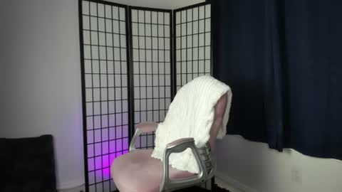 Snapshot of sexpotjess chatting on 06-22-26, 11:46 Sexpot Jess online show from 06-22-26, 11:46