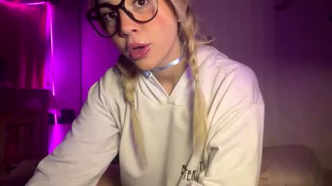 HI   Privates are OPEN online show from 05-18-26, 02:51