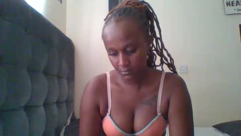 Snapshot of sexsy_sally chatting on 02-24-26, 08:01 sexsysally online show from 02-24-26, 08:01