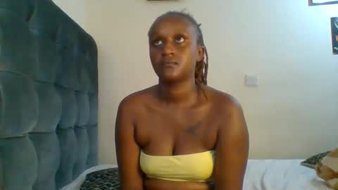 Snapshot of sexsy_sally chatting on 02-28-26, 12:33 sexsysally online show from 02-28-26, 12:33