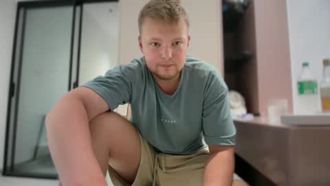 Snapshot of sexual_sbotage chatting on 02-13-26, 02:02 Max Leman online show from 02-13-26, 02:02