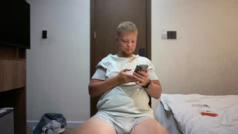 Snapshot of sexual_sbotage chatting on 06-14-26, 02:41 Max Leman online show from 06-14-26, 02:41
