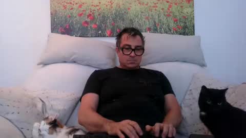 Snapshot of sexurbation chatting on 01-26-25, 01:25 Sexurbation online show from 01-26-25, 01:25