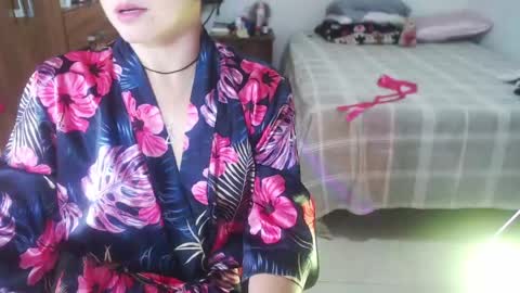 Snapshot of sexwwoman chatting on 04-30-26, 08:57 CHIARA online show from 04-30-26, 08:57