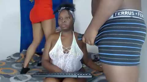 Snapshot of sexxxtreeme_ chatting on 03-08-25, 08:33 sexxxtreeme_ online show from 03-08-25, 08:33