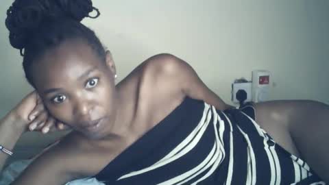 sexxy_curvy23 online show from 05-10-26, 01:33