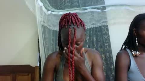 Snapshot of sexxy_melmine chatting on 04-26-26, 11:30 Dolly online show from 04-26-26, 11:30