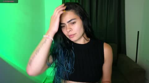 Snapshot of sexxylady__ chatting on 04-27-26, 11:25 Angie online show from 04-27-26, 11:25