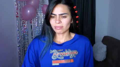 Snapshot of sexxylady__ chatting on 06-06-26, 02:38 Angie online show from 06-06-26, 02:38