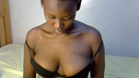 sexxyvee224 online show from 10-18-25, 07:25