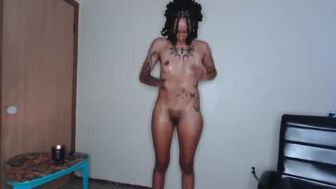 Snapshot of sexy6foot chatting on 06-25-26, 05:12 sexy6foot online show from 06-25-26, 05:12