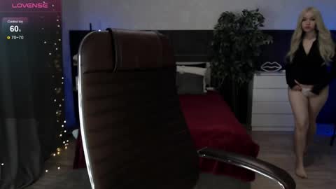 Snapshot of sexy_alexxia chatting on 10-05-25, 01:42 Alexia online show from 10-05-25, 01:42
