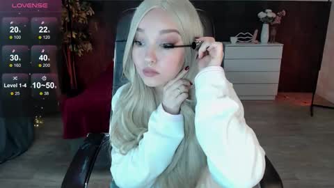Snapshot of sexy_alexxia chatting on 10-19-25, 06:14 Alexia online show from 10-19-25, 06:14