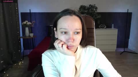 Alexia online show from 11-22-25, 10:36