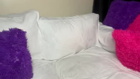 Snapshot of sexy_aluna chatting on 04-18-26, 07:58 sexy_aluna online show from 04-18-26, 07:58