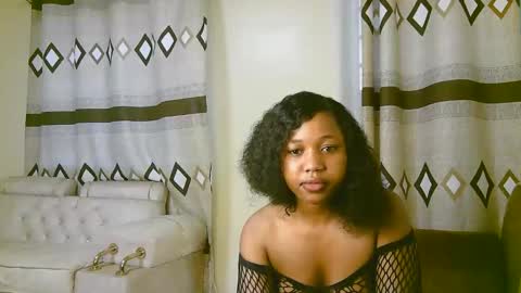 Snapshot of sexy_ariana_2 chatting on 11-21-25, 10:14 Ariana online show from 11-21-25, 10:14