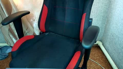 Jessica  Face only in pvt or in snapchat Dont ask more.... online show from 10-22-25, 10:04