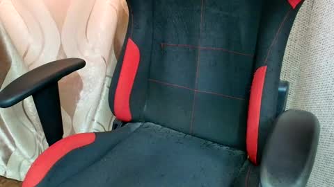 Jessica  Face only in pvt or in snapchat Dont ask more.... online show from 02-08-26, 11:24