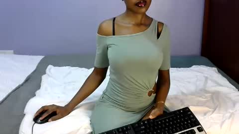 Snapshot of sexy_b7 chatting on 06-07-26, 08:45 kiki online show from 06-07-26, 08:45