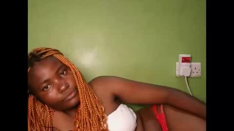 Snapshot of sexy_banice chatting on 02-19-26, 06:59 sexy_banice online show from 02-19-26, 06:59