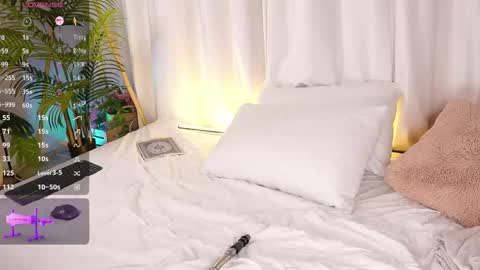 Snapshot of sexy_blonde_doll chatting on 06-07-26, 01:32 Lina online show from 06-07-26, 01:32