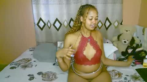 Snapshot of sexy_bluegirl chatting on 10-15-25, 11:32 sexy_bluegirl online show from 10-15-25, 11:32