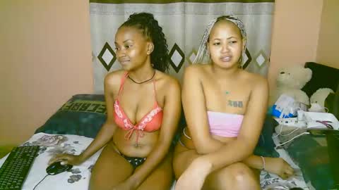 Snapshot of sexy_bluegirl chatting on 11-08-25, 03:12 sexy_bluegirl online show from 11-08-25, 03:12