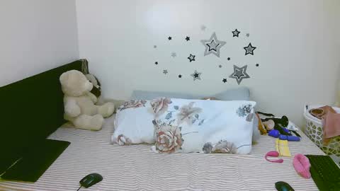 Snapshot of sexy_bluegirl chatting on 01-06-26, 07:39 sexy_bluegirl online show from 01-06-26, 07:39