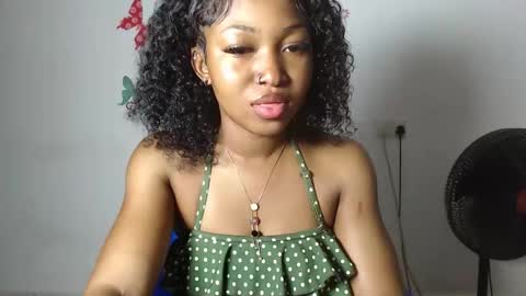 Snapshot of sexy_bluey247 chatting on 11-25-25, 08:03 sexy_bluey247 online show from 11-25-25, 08:03