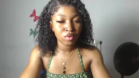 Snapshot of sexy_bluey247 chatting on 11-25-25, 08:09 sexy_bluey247 online show from 11-25-25, 08:09