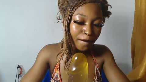 Snapshot of sexy_bluey247 chatting on 05-12-26, 05:10 sexy_bluey247 online show from 05-12-26, 05:10