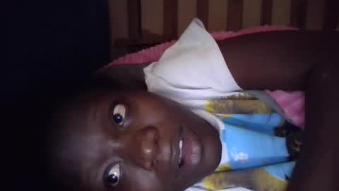 sexy_butty01 online show from 12-17-25, 11:16