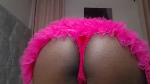 Snapshot of sexy_chocolata chatting on 09-14-25, 12:59 chocolata online show from 09-14-25, 12:59