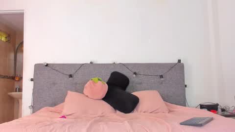 sexy_couple_xx1 online show from 02-11-26, 07:19