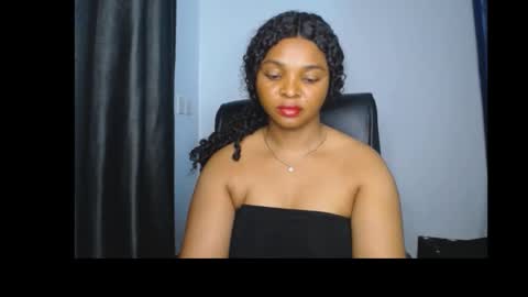 Snapshot of sexy_ebonygirl_ chatting on 01-18-26, 07:39 Clara online show from 01-18-26, 07:39