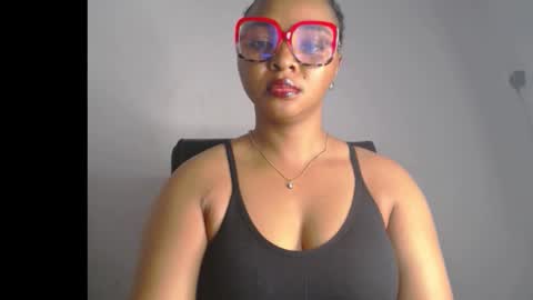 Snapshot of sexy_ebonygirl_ chatting on 02-05-26, 06:56 Clara online show from 02-05-26, 06:56
