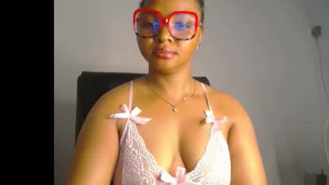 Snapshot of sexy_ebonygirl_ chatting on 02-07-26, 06:33 Clara online show from 02-07-26, 06:33
