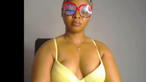 Snapshot of sexy_ebonygirl_ chatting on 02-12-26, 06:25 Clara online show from 02-12-26, 06:25