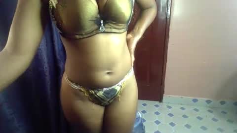 Ellahh online show from 11-25-25, 10:32