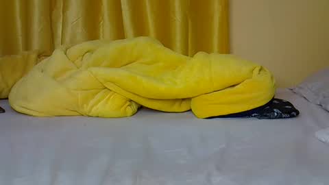 sexy_esther92 online show from 05-18-26, 06:03