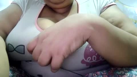 Snapshot of sexy_girl32 chatting on 05-04-26, 04:41 sexy_girl32 online show from 05-04-26, 04:41