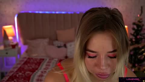 Snapshot of sexy_ira chatting on 12-23-24, 09:49 Ira online show from 12-23-24, 09:49